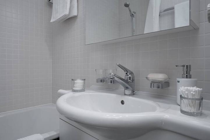 Entire apartment, Suite Modern in Ascona, Ticino Alps and Verbano