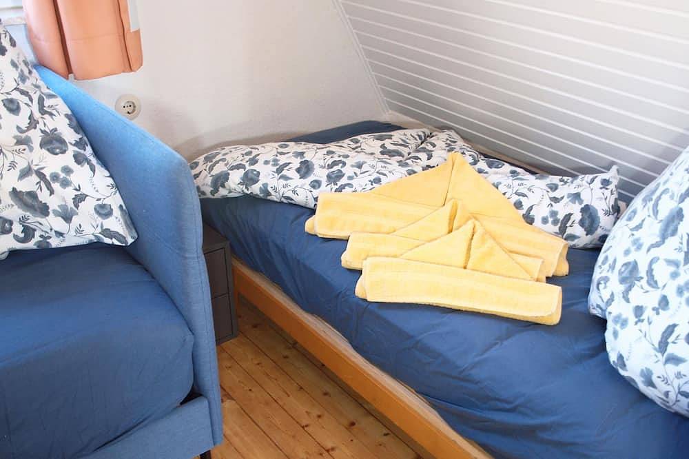 Ferienhaus Am Yachthafen in Harlesiel – Urlaub im gemütlichen Nurdachhaus in Carolinensiel-Harlesiel, Wittmund