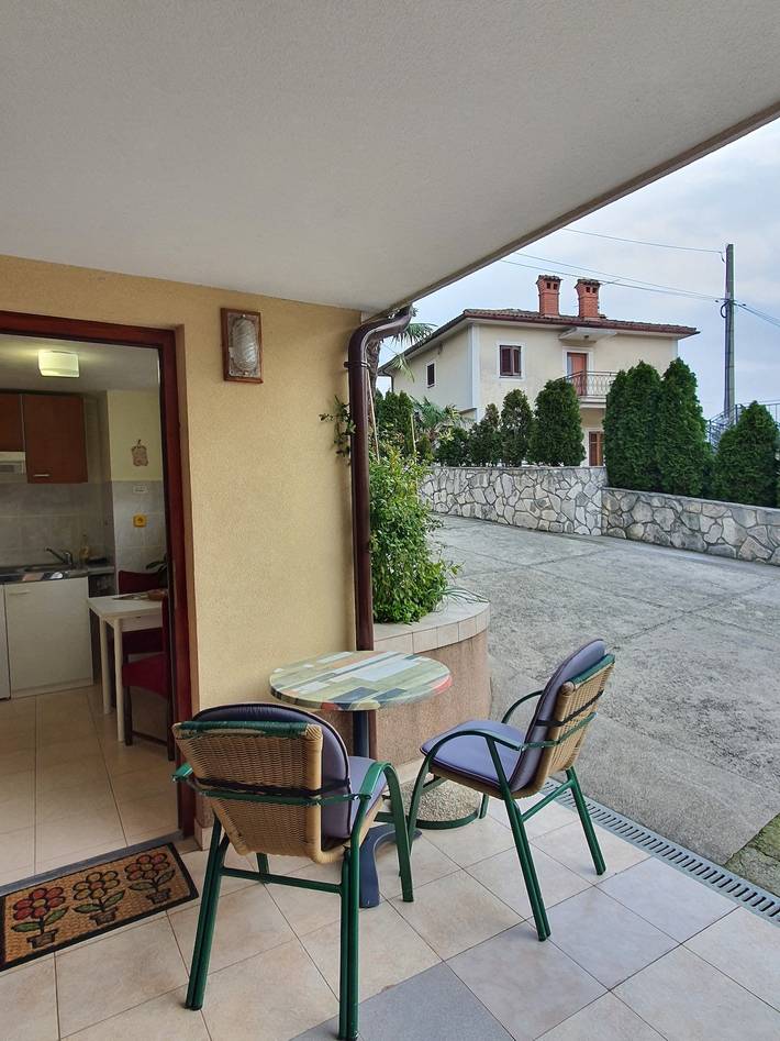 Apartament wakacyjny dla 2 osób, z balkon/ taras w Ika
