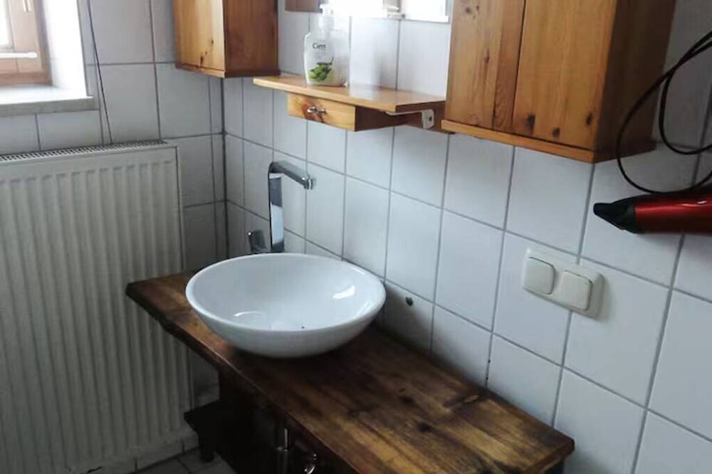 Ganze Wohnung, Schönes Apartment (41m²) mit Freisitz in Abensberg, Altmühltal