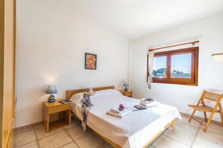 Gîte pour 6 personnes, avec terrasse et vue sur l’océan à Porto Rotondo - 4