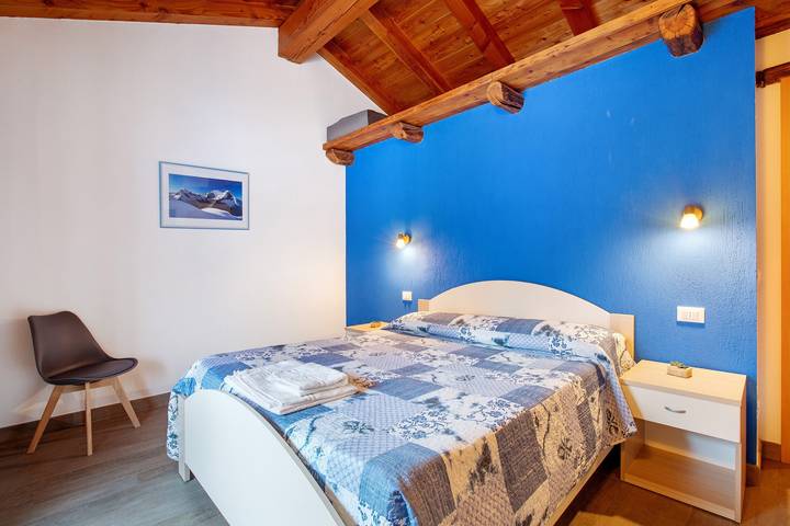 Gîte pour 4 personnes, avec balcon et vue sur le lac à Bionaz