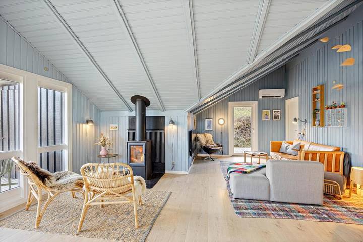 Holiday home in fantastic location just 50 metres from the beach in Bjerregård, Holmsland Klit