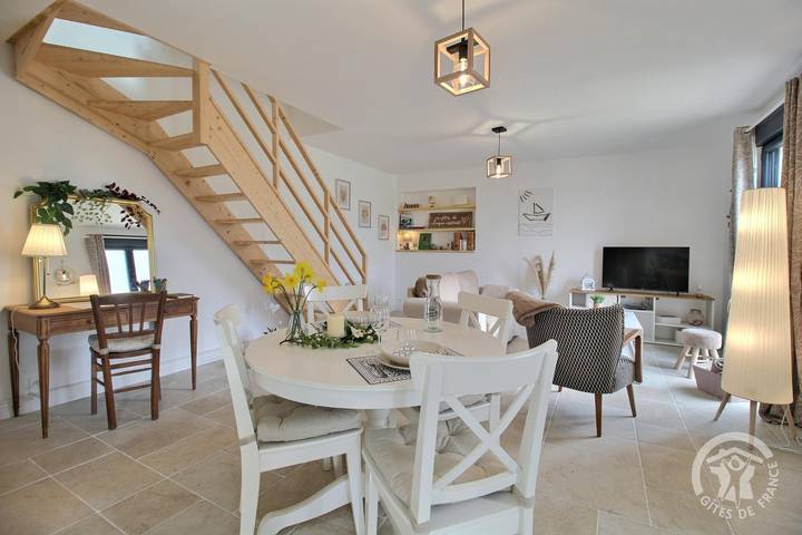 Gîte pour 2 personnes, avec Terrasse et Jardin dans L Armor