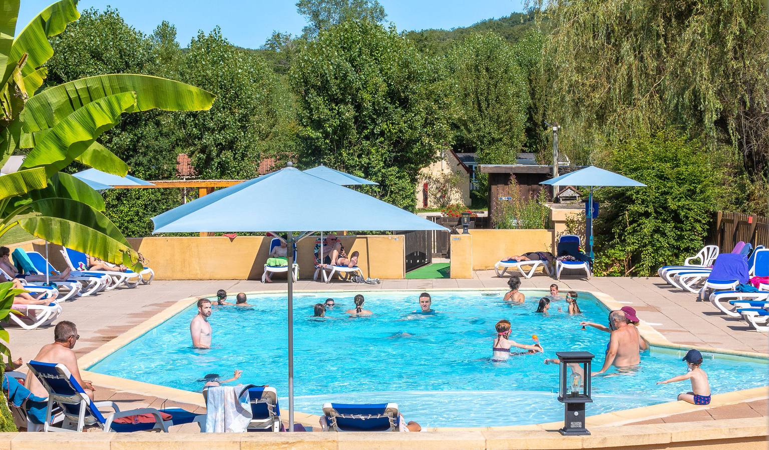 Camping Le Pont de Mazerat 4* in Tamniès, Périgord Noir