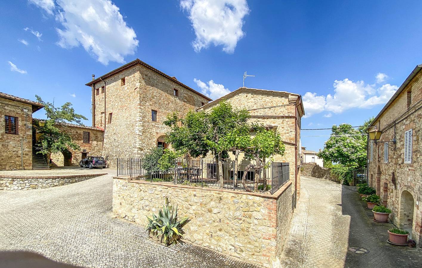 Hel semesterlägenhet, Lägenhet för 4 Personer med trädgård in Murlo, Siena provins