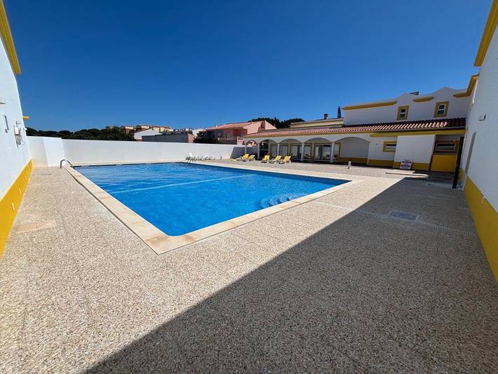 Appartement de vacances pour 4 personnes, avec piscine et jardin