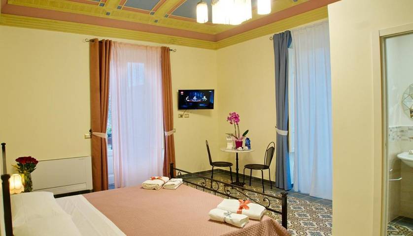 Location de vacances pour 2 personnes, avec vue et terrasse, animaux acceptés à Montalbano Elicona - 2