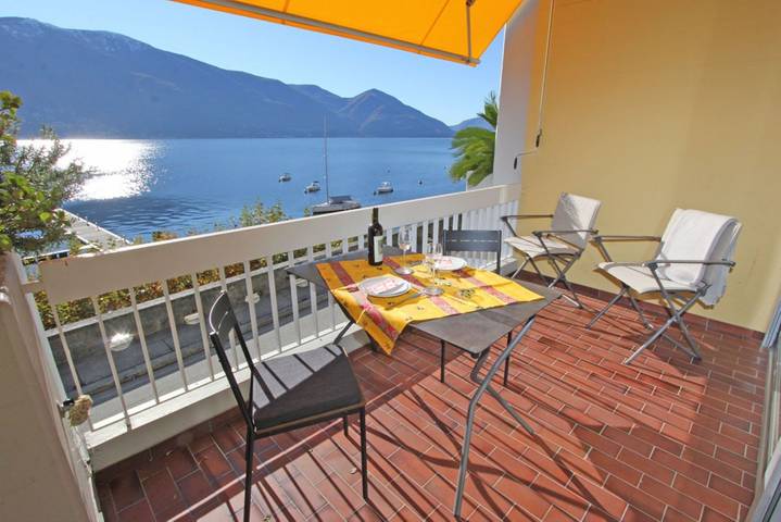 Ferienwohnung für 2 Personen, mit Seeblick und Ausblick sowie Balkon am Lago Maggiore (Schweiz) - 2