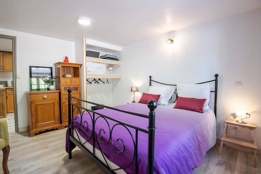 Entire apartment, La Girage De Bel Air in Amboise, Tours region