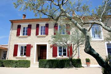 Gîte pour 5 personnes, avec jardin et piscine à Caromb