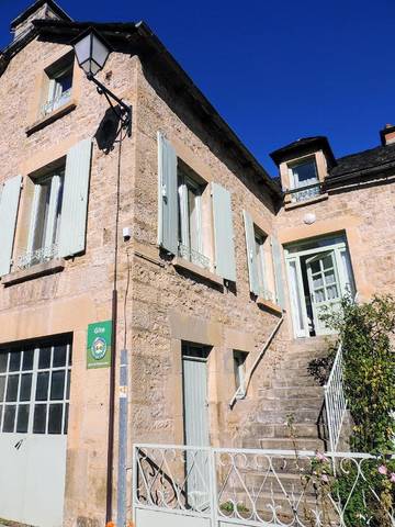Gîte pour 7 personnes, avec jardin dans Palmas-d'Aveyron