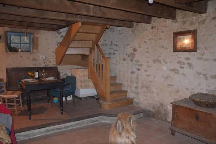 Location de vacances pour 3 personnes, avec vue ainsi que jardin et terrasse à Meyrignac-l'Église - 3