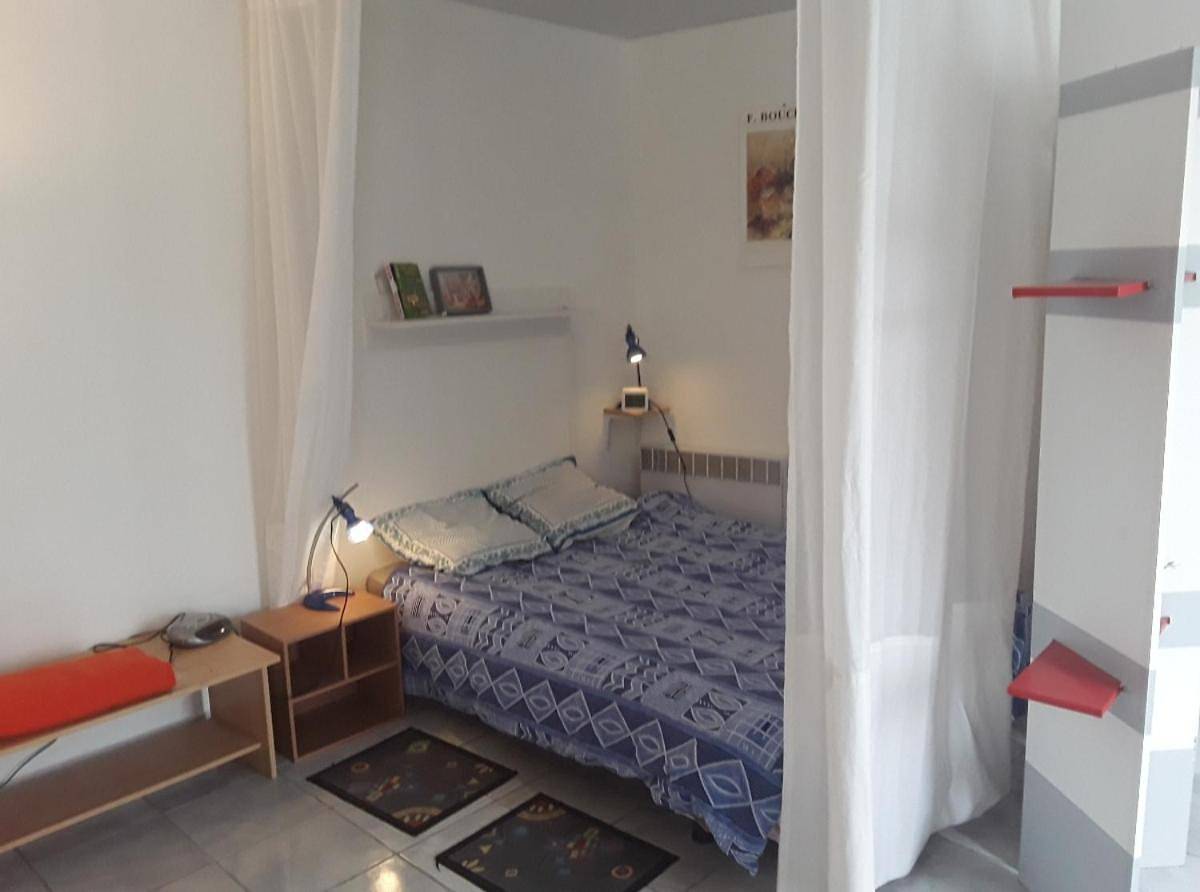Appartement entier, Grand studio sur jardin Nantes Beaujoire B in Nantes, Région de Nantes