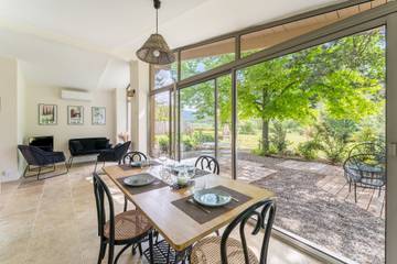 Maison De Vacances pour 4 Personnes dans Apt, Parc naturel régional du Luberon, Photo 1