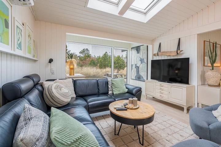Einzigartiges Ferienhaus auf einem großen, hügeligen Naturgrundstück bei Henne Strand. in Henne, Varde