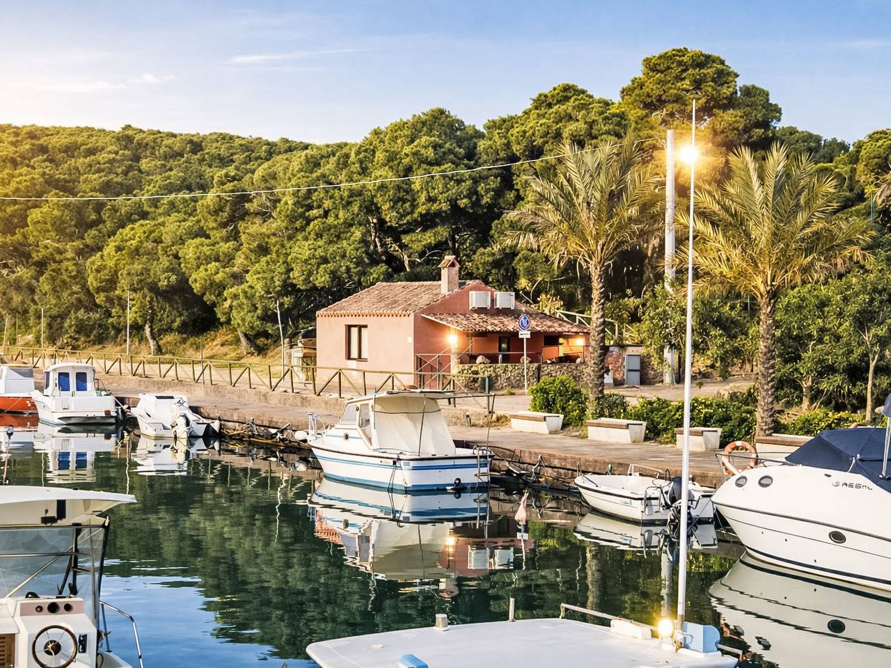 Villa dei Pescatori am Meer in Strand von Porto Pino, Porto Pino