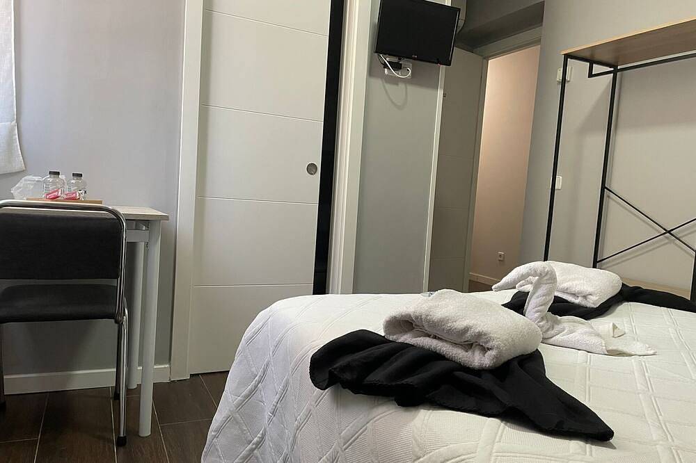 Entire apartment, The Dream Of Quixote. Double Room Cm in Alcalá de Henares, Área Metropolitana de Madrid
