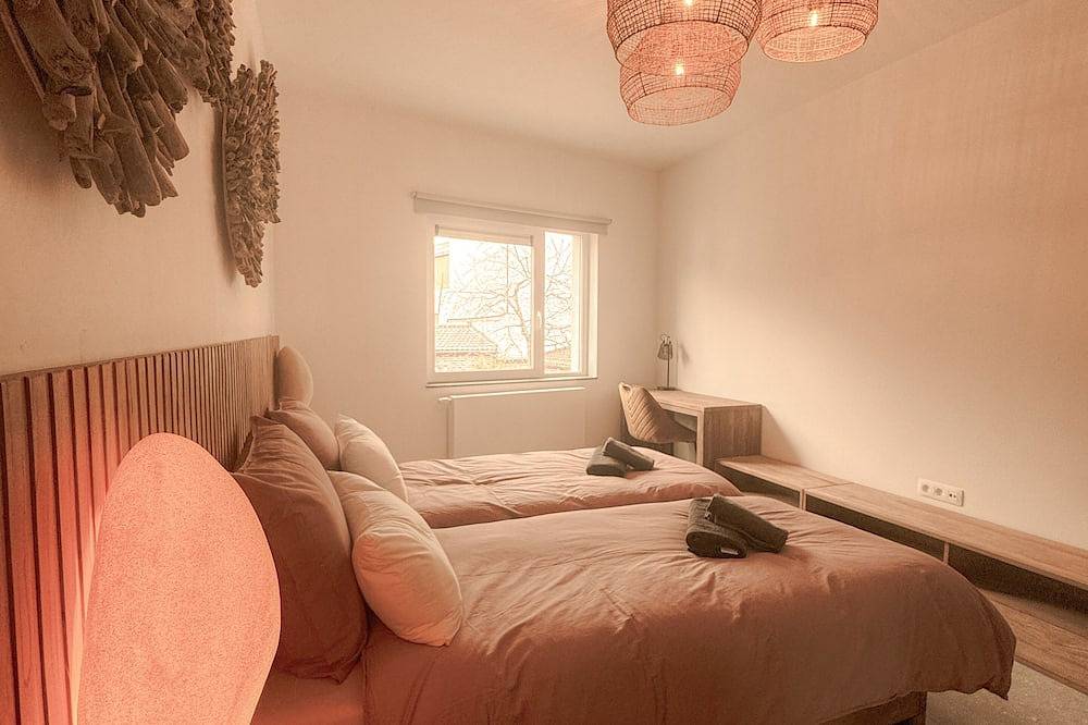 Geheel appartement, – 3-Bedrooms Apartment with Terrace near Charleroi Airport in Ransart, Charleroi