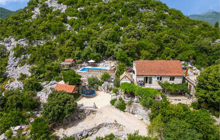 Geräumige 99 m² große Wohnung mit Pool, WLAN und Küchenausstattung in Dubrovnik-Neretva