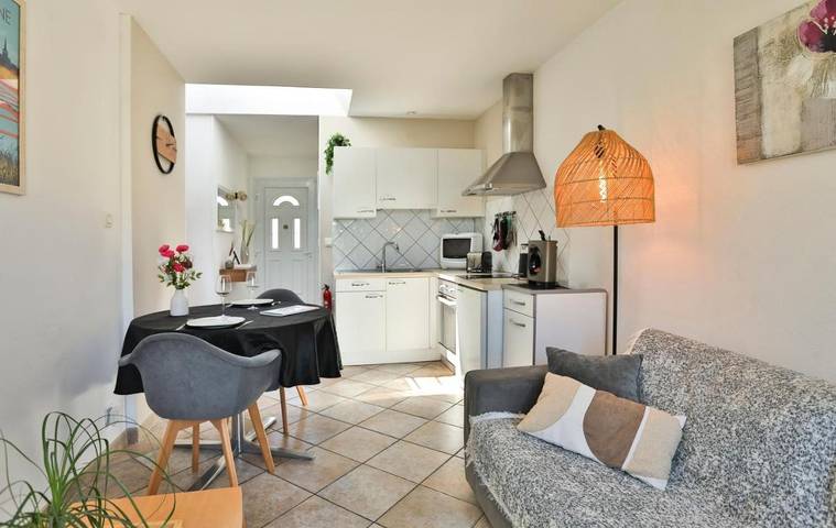 Location de vacances pour 2 personnes, avec Terrasse ainsi que Jardin et Vue à L'Île-d'Olonne