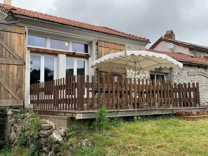 Location de vacances pour 7 personnes, avec terrasse dans La Croix de Bauzon - 3