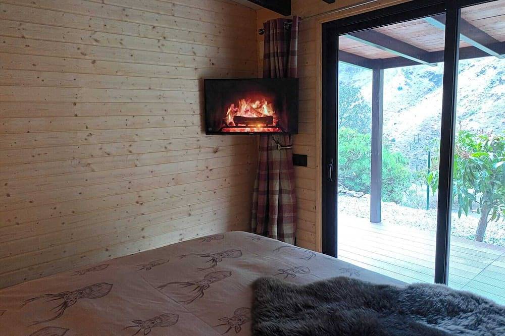 Cabaña de lujo entre montañas con Jacuzzi & Piscina climatizada (Angels Cabin) in Fataga, San Bartolomé de Tirajana