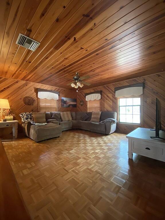 Lakefront Cabin in Ocala Forest – Near Springs, Shops, Pet Friendly Getaway in Marion County (FL)