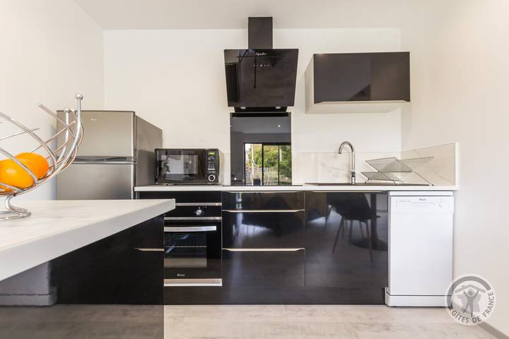 Gîte pour 3 personnes, avec jardin et jacuzzi ainsi que terrasse et sauna à Lingreville - 4