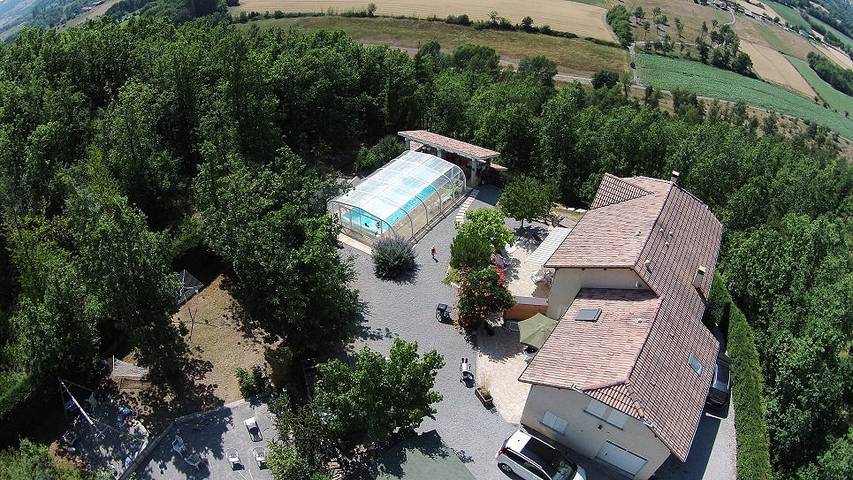 Gîte pour 6 personnes, avec jacuzzi et piscine ainsi que terrasse et jardin dans Hautes-Alpe - 2