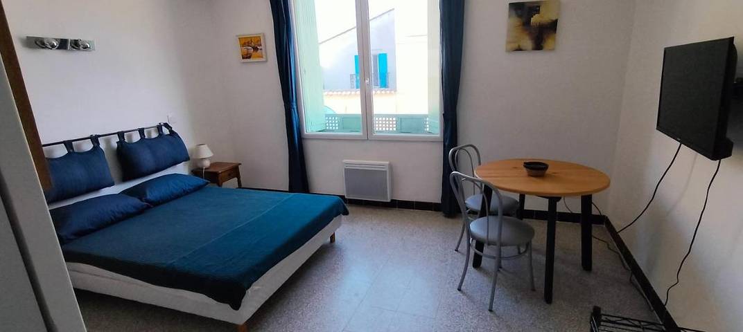 Gîte pour 2 personnes, avec bassin pour enfant à Charleval