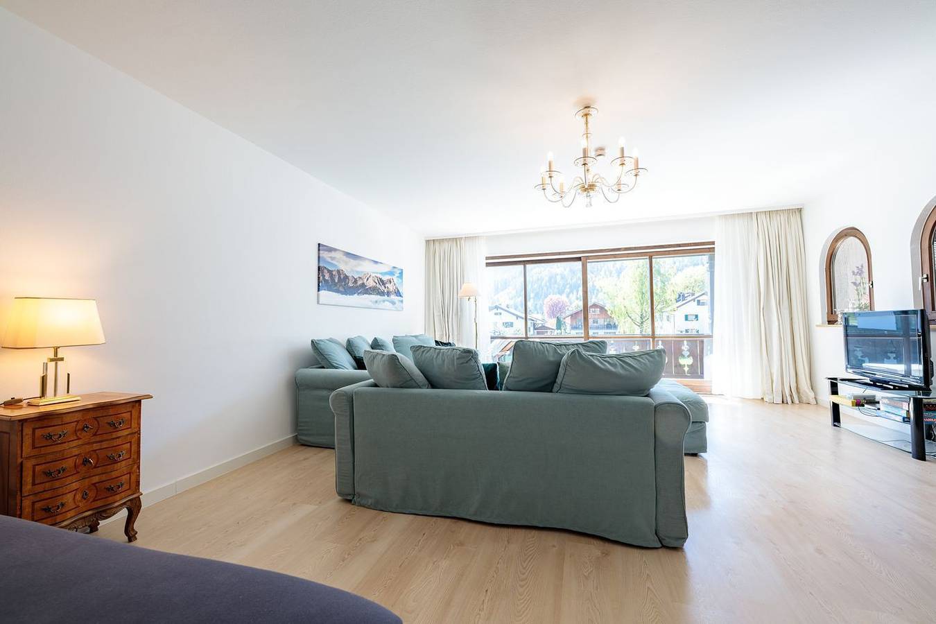 Ganze Wohnung, Ferienwohnung Flora – Gemütlicher Urlaub mit Bergblick in Garmisch-Partenkirchen in Garmisch-Partenkirchen, Bayerische Alpen