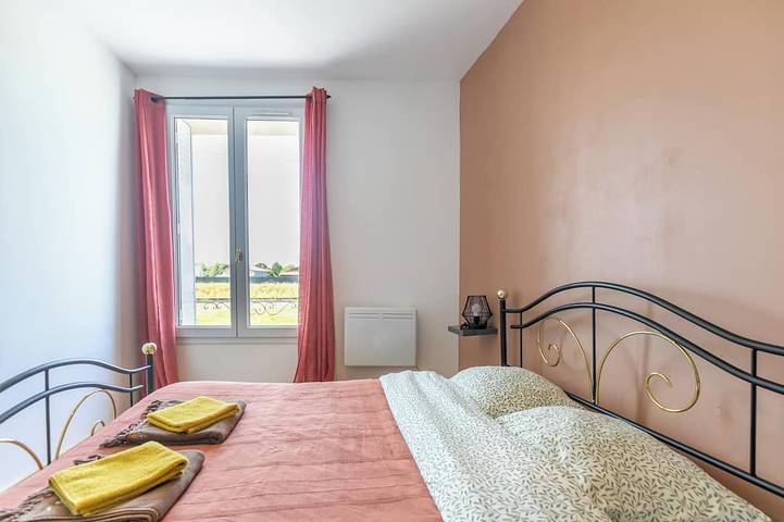 Location de vacances pour 12 personnes, avec balcon ainsi que jacuzzi et jardin à Thésée - 4