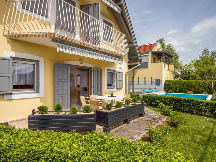 Ferienwohnung für 5 Personen, mit Terrasse und Garten in Balatonmariafürdö - 2