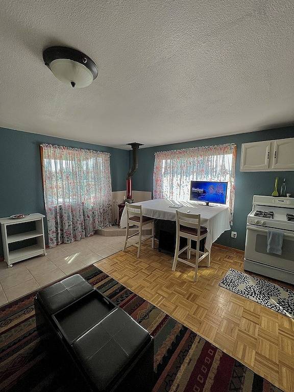 Cozy and private. 6 min drive to Beach with volcanic views. in Kenai Peninsula