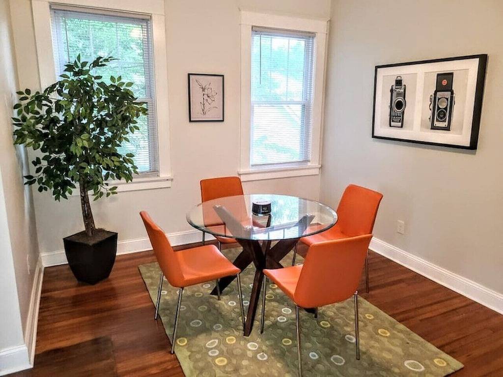 Ganze Wohnung, Contemporary 3-Bedroom Home with Balcony in Rva in Richmond, Virginia