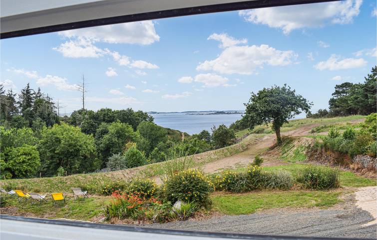 Location de vacances pour 10 personnes, avec terrasse ainsi que jardin et vue, animaux acceptés à Plouézec - 4