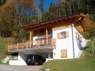 Chalet für 12 Personen, mit Terrasse und Sauna im Salzburger Land