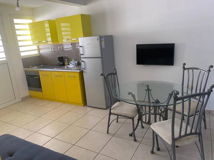 Gîte pour 3 personnes, avec vue ainsi que jardin et terrasse à Rivière-Pilote - 3