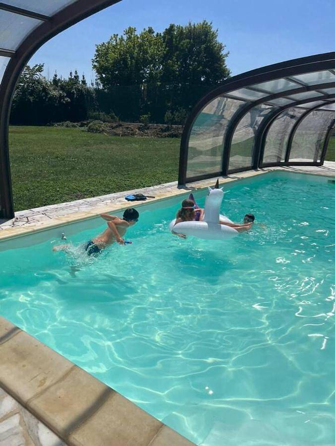Location de vacances pour 6 personnes, avec jardin ainsi que jacuzzi et piscine à Grézac