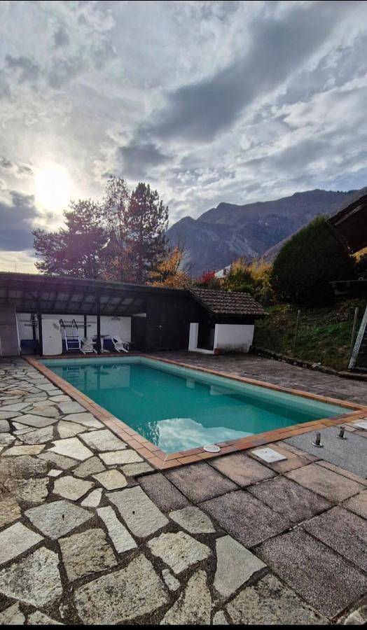 Location de vacances pour 9 personnes, avec vue ainsi que piscine et terrasse, animaux acceptés dans Cléry - 2