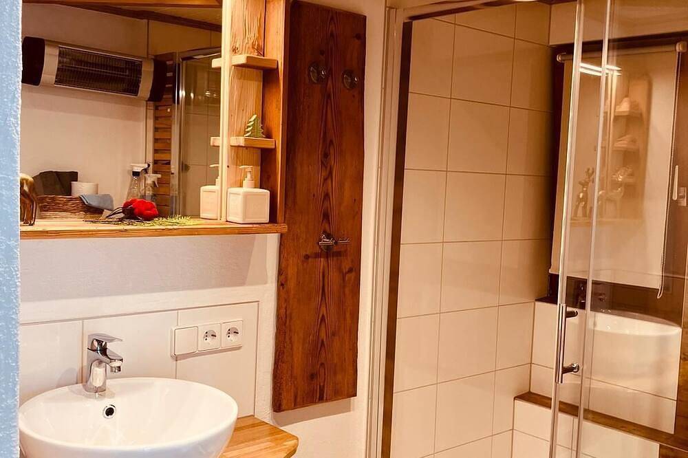 Uriges-,liebevolles-Häusle am Nationalpark.\nklimafreundliches Ferien-Häusle. in Schönmünzach, Baiersbronn