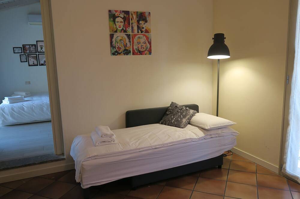 Ganze Wohnung, [I Laghi di Como] Apartment 7 People - Largeterrace-3Rooms-2Bathrooms-1Kitchen in Erba, Brianza