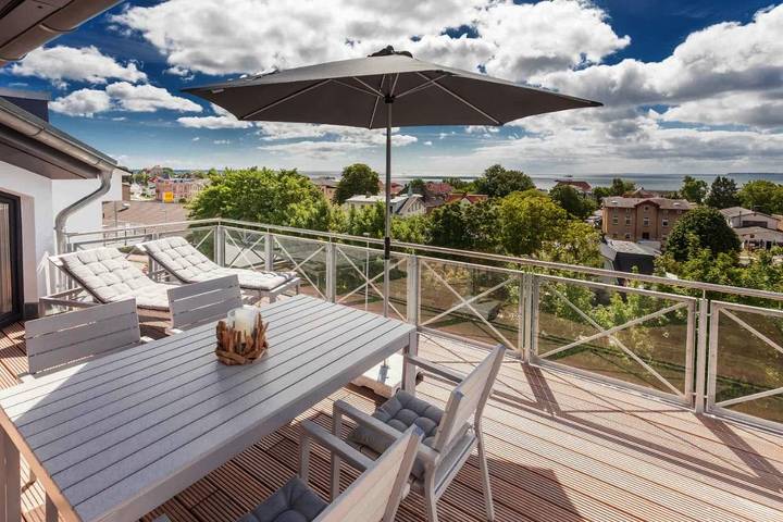 Villa für 4 Personen, mit Seeblick und Ausblick sowie Balkon an der Ostsee
