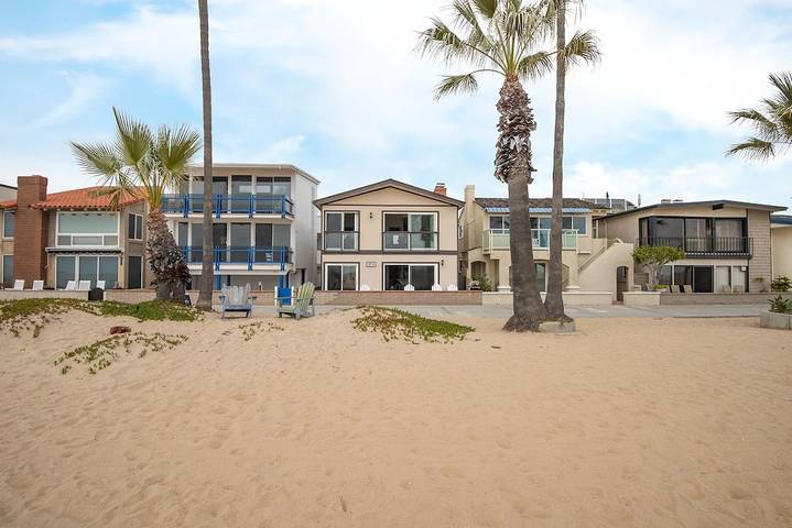 Vacation rental for 18 people in Balboa Peninsula