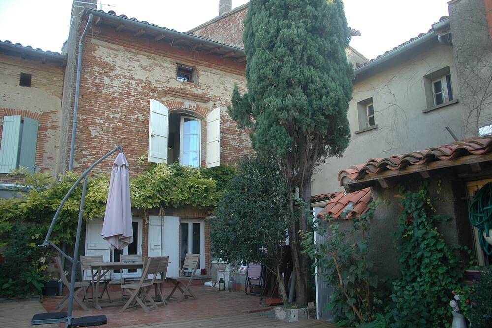 Chambre Dans une Maison Cosy en Plein Centre de Libourne in Libourne, Libourne region