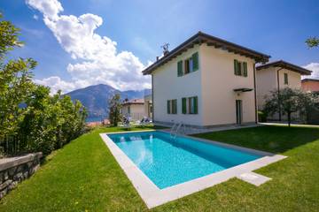 Villa für 12 Personen, mit Pool und Balkon sowie Seeblick am Comer See