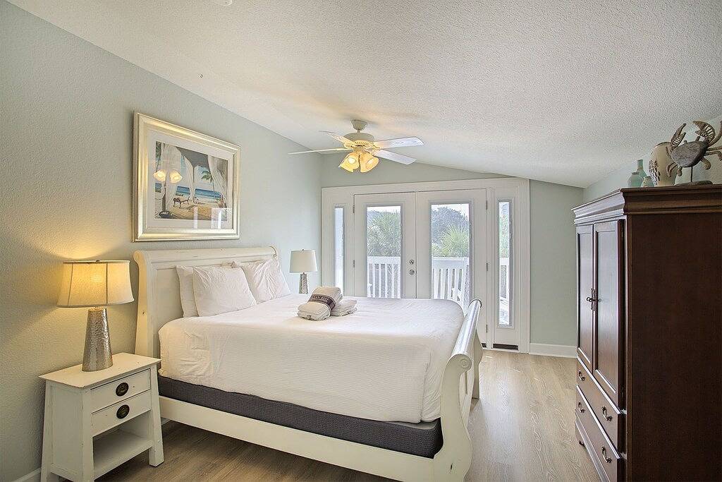 Vacation Home for 14 Guests in Destin, Emerald Coast