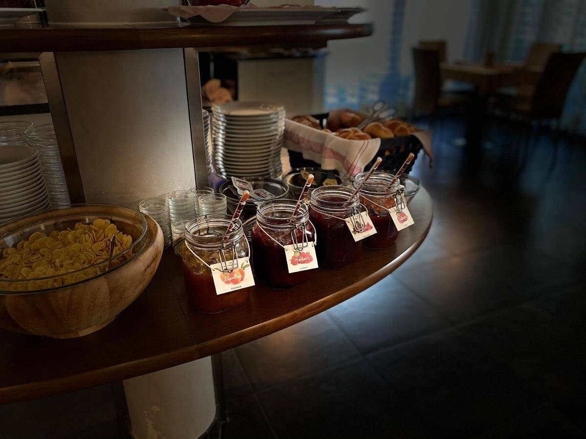 Garni - Hotel Am Burghuegel in San Candido, Karnischer Hauptkamm