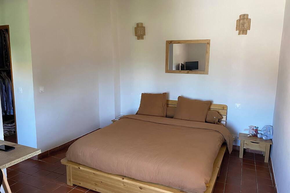 Provenza Verde – Mas Auténtico – Piscina, Naturaleza y Relax! in Pourrières, Región Brignoles